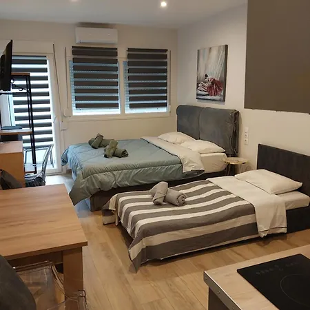 Apartment Anibo & Center Antigonidon